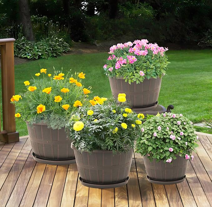 Quarut 10 inch Plastic Flower Pots for Outdoor Plants，4 Pack Large Outdoor Planter Pot with Drainage Holes & Saucers，Imitation Wine Barrel Design，for Indoor Outdoor Garden Plants（Brown）